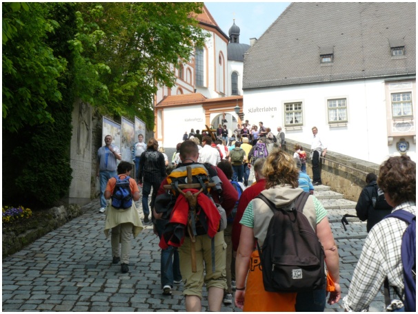 584x433 pixels (138K)